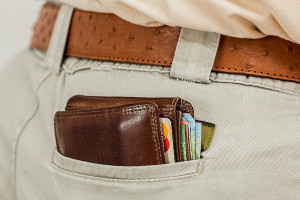 Как не потерять деньги с банковской карты